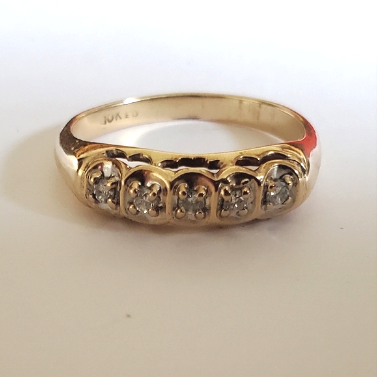10k Gold Diamond Wedding Band Ring